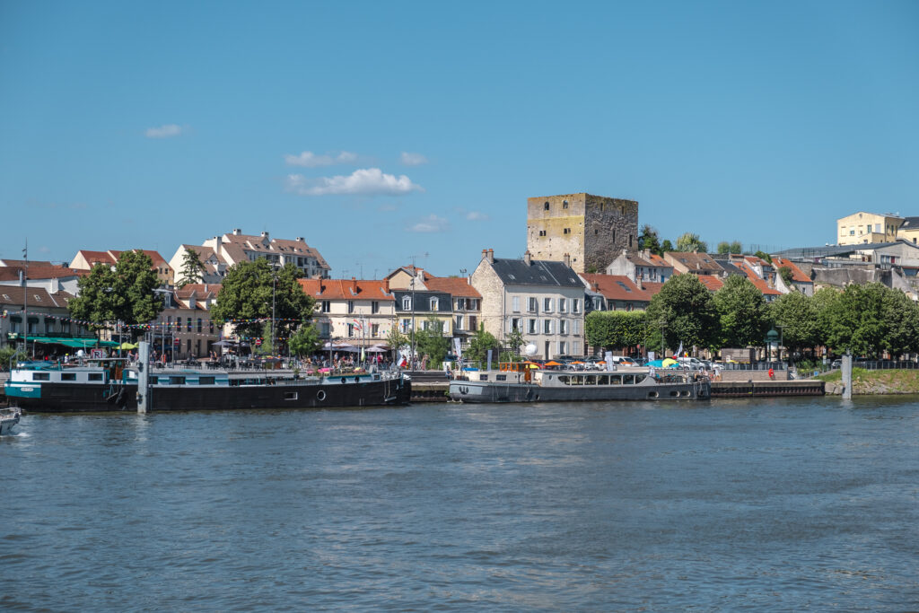 Conflans vue de la Seine