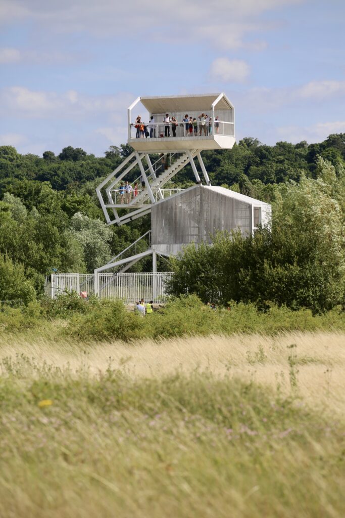 Observatoire pour les oiseaux au Parc du Peuple de l'herbe 