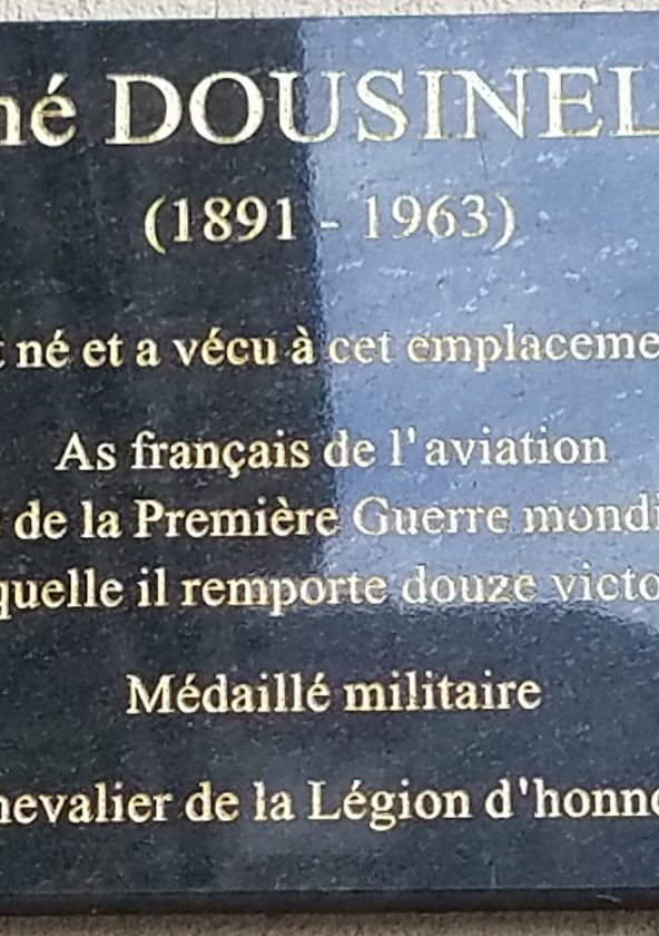 Plaque commémorative de René Dousinelle