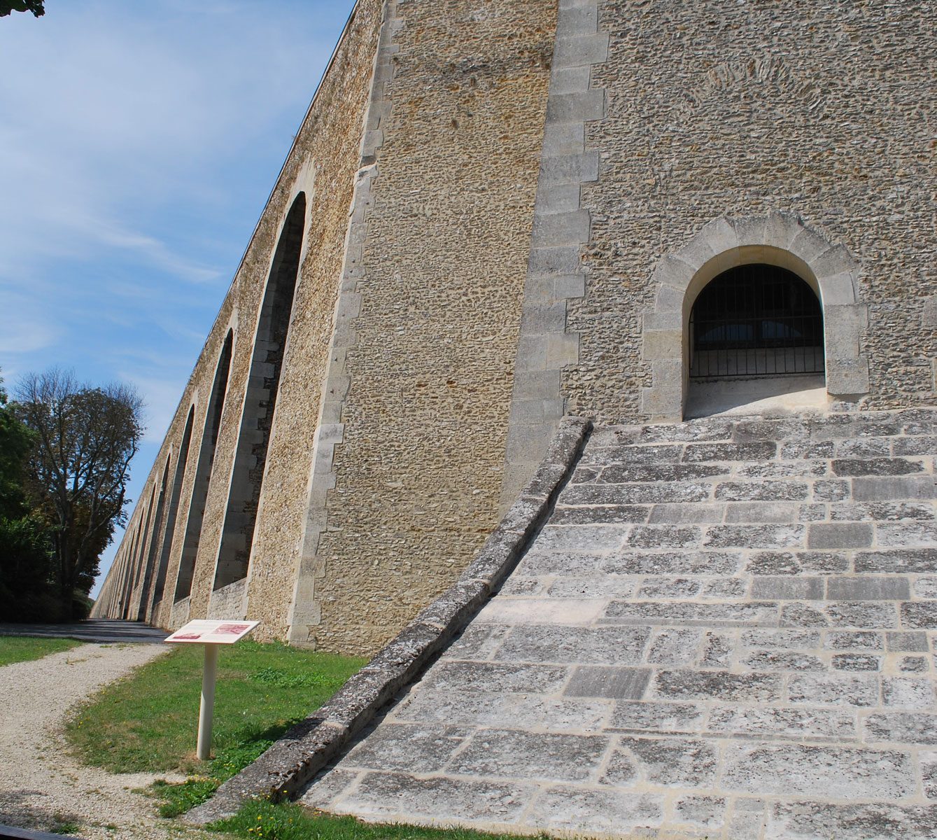 Aqueduc de Louveciennes