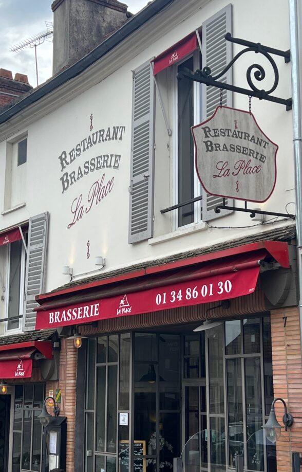 La Place à Montfort-l'Amaury_Montfort-l'Amaury