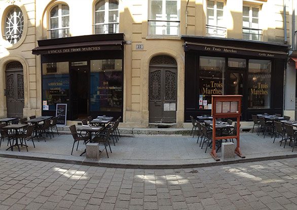 Les Trois Marches