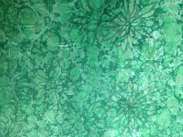 Katalin Perry, marbreur sur papier