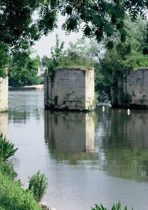 Piles de l'ancien aqueduc