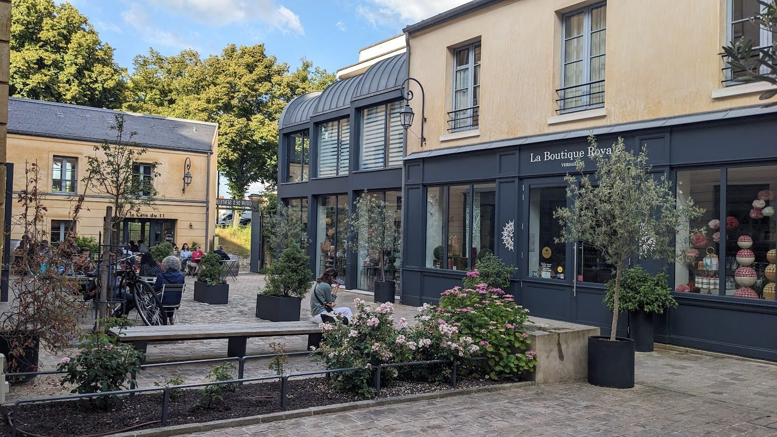 Façade Boutique Royale
