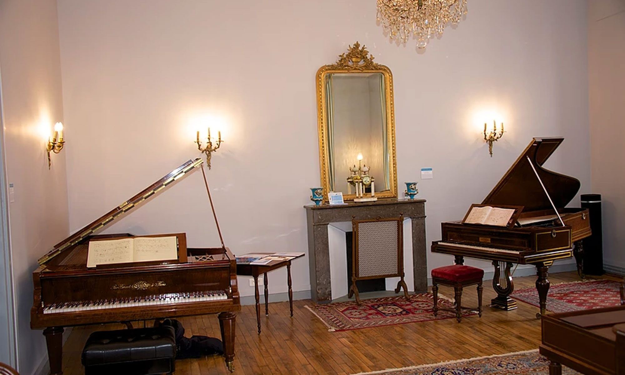 Salon romantique, Château Chanorier, Croissy-sur-Seine
