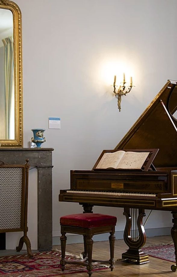 Salon romantique, Château Chanorier, Croissy-sur-Seine