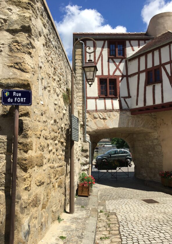 Porte aux Prêtres