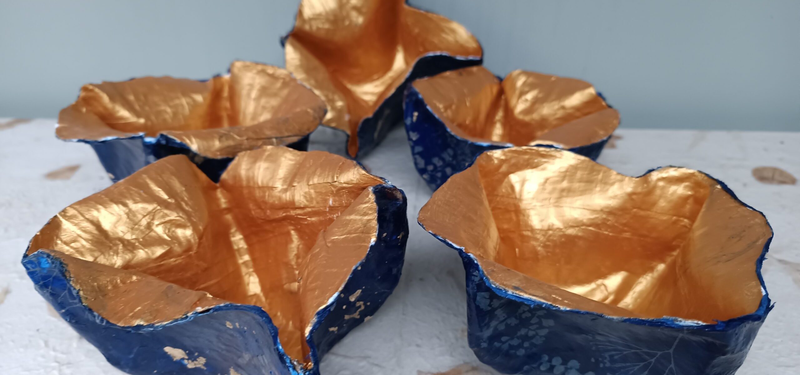 Vide poche (royal blue et or (en carton))