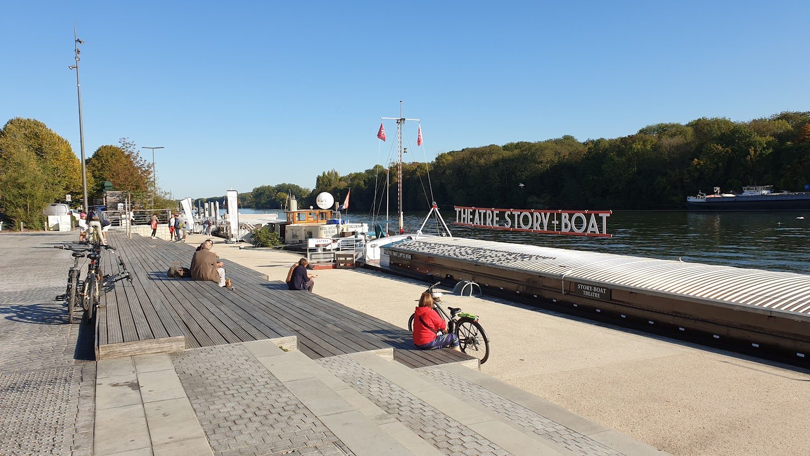 La Péniche Théâtre Le Story Boat