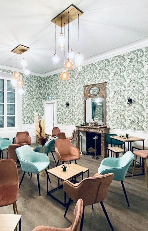 Chez Les Filles_Versailles