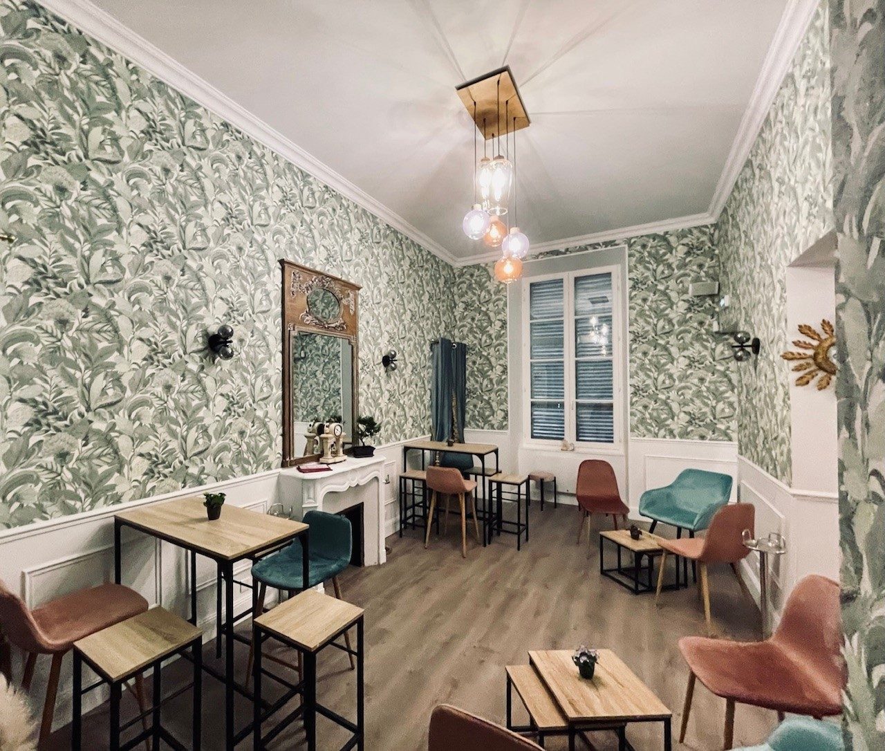 Chez Les Filles_Versailles