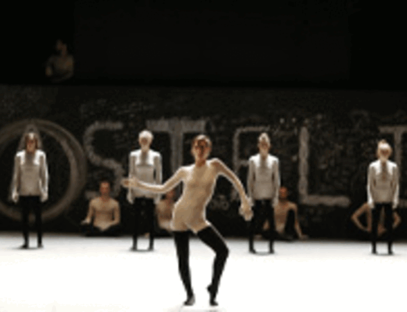 L'Onde - Naharin's Virus_Vélizy-Villacoublay