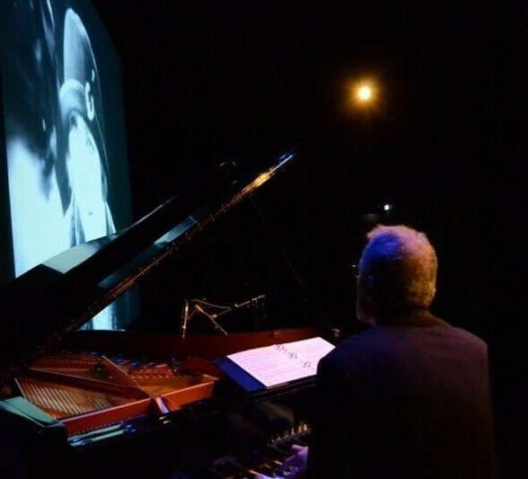Théatre des arcades de Buc - CINÉ-CONCERT « CHARLOT FESTIVAL » par le duo Vesterman-Bjurström_Buc