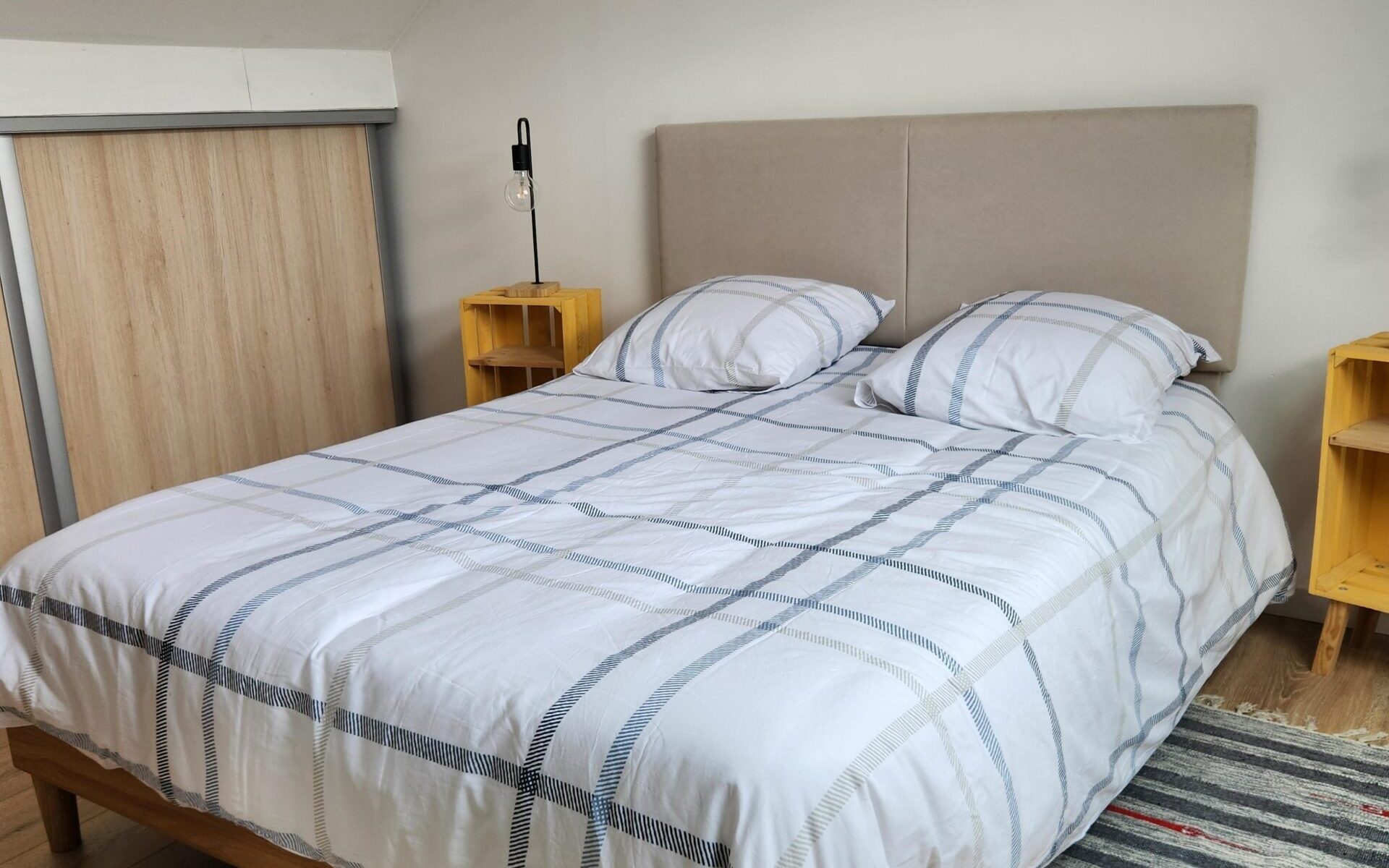 Appartement atypique sous combles_Dammartin-en-Serve