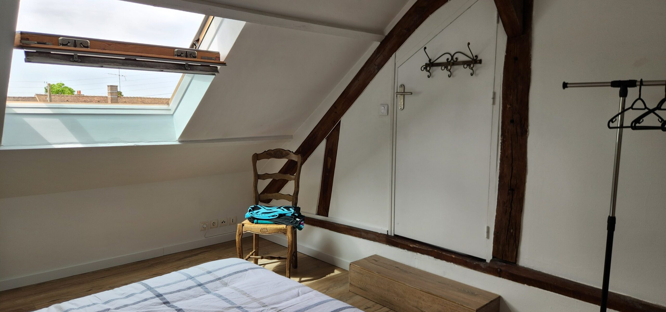 Appartement atypique sous combles_Dammartin-en-Serve
