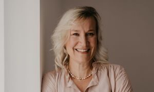 Hôtel des Lumières - Causeries des Lumières : La joie, clé du bien-être et des relations - Rencontre inédite avec la Docteure Isabelle Leboeuf_Versailles