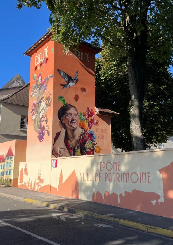 Fresque murale : Visages d'un idéal_Épône