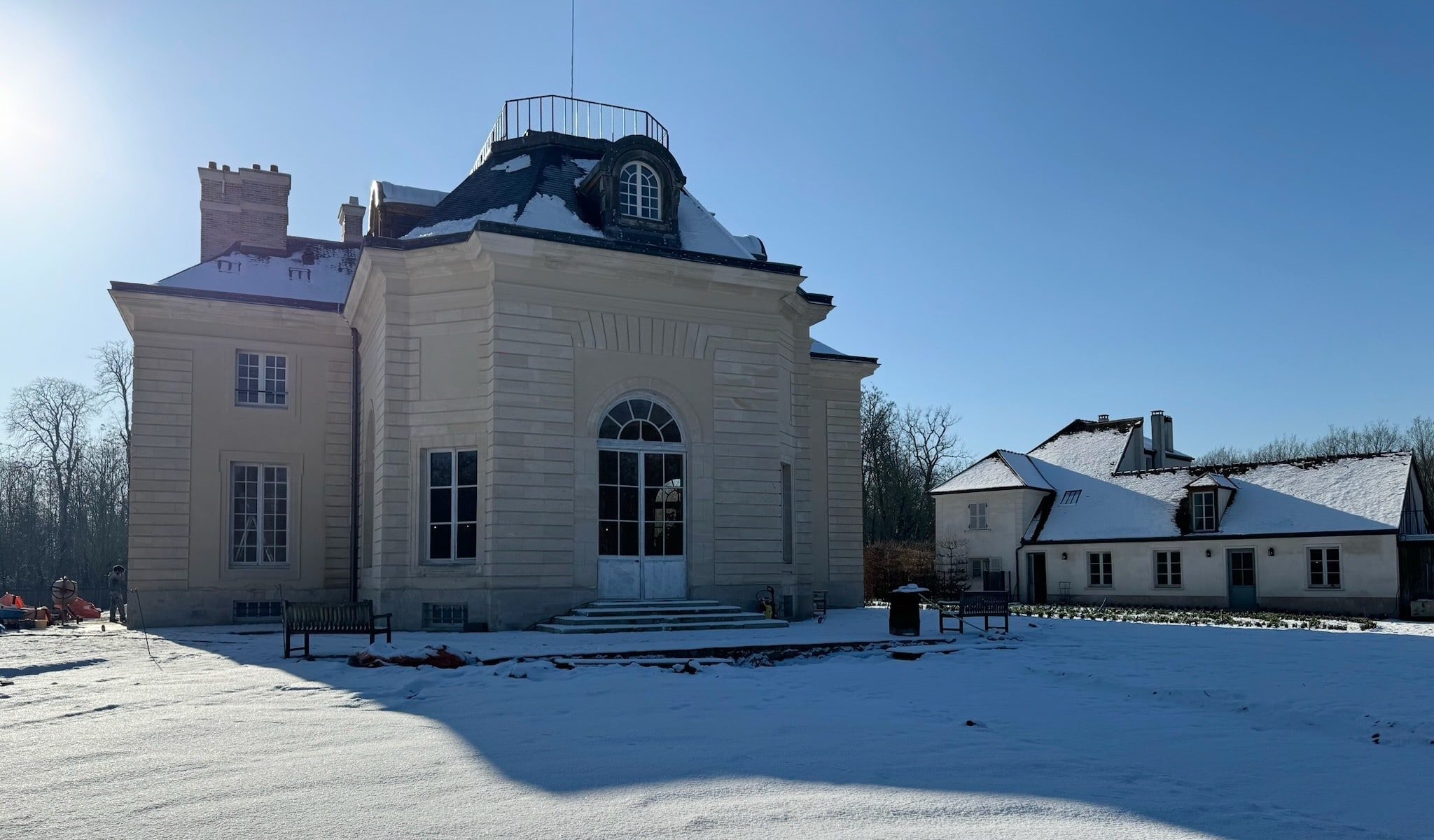 Pavillon sous la neige 2