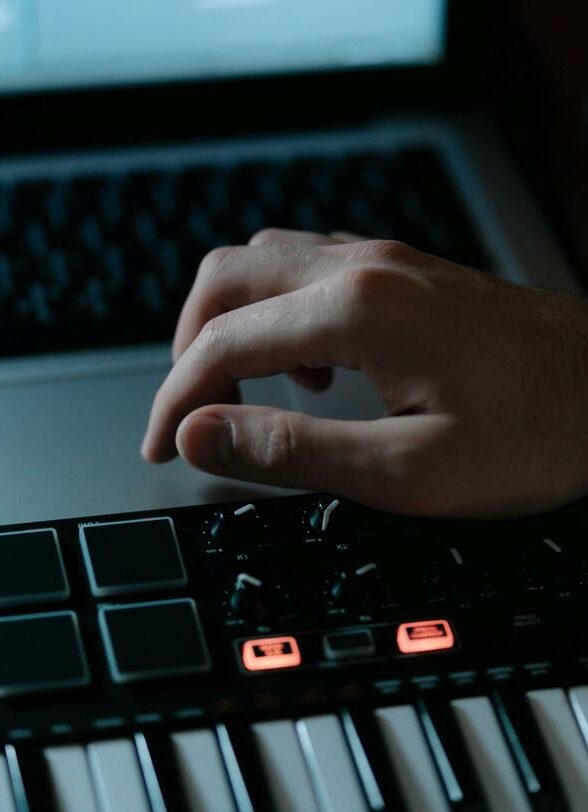 Médiathèque Ancienne Poste - Atelier synthétiseur et création musicale_Versailles