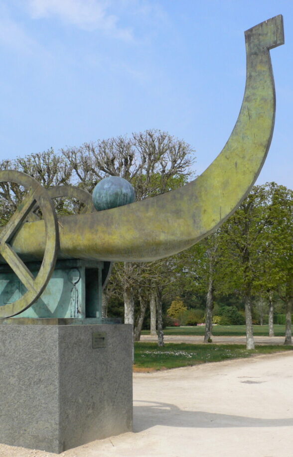 Le Quinconce des tilleuls et la Barque solaire_Rambouillet