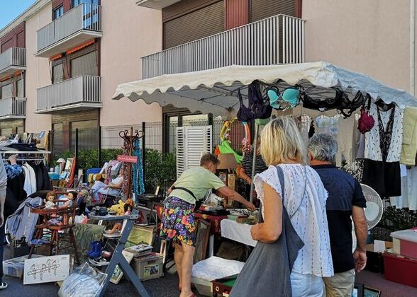 Vide-greniers de la Saint-Jean à Bougival_Bougival